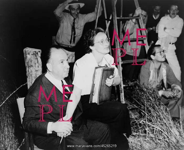 : Alfred Hitchcock, seated with Adele Cannon on set : Alfred Hitchcock, seated with Adele Cannon on set
