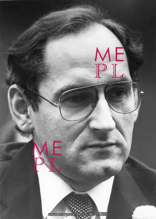 : Alfred Worm : Alfred Worm