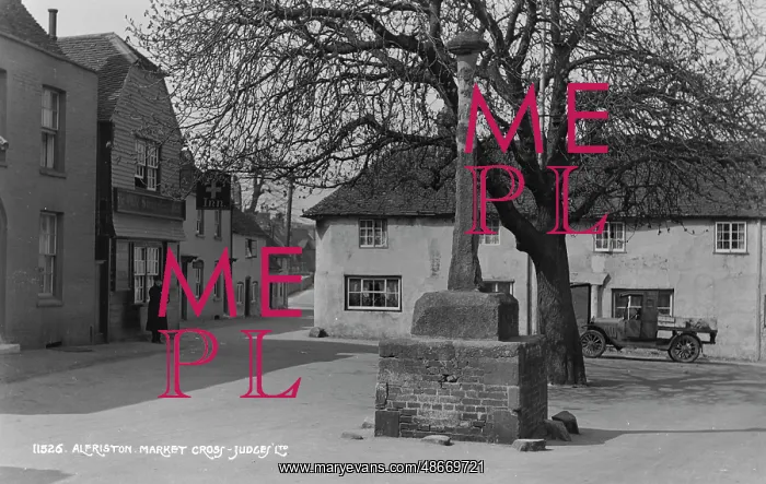 : Alfriston Market Cross : Alfriston Market Cross