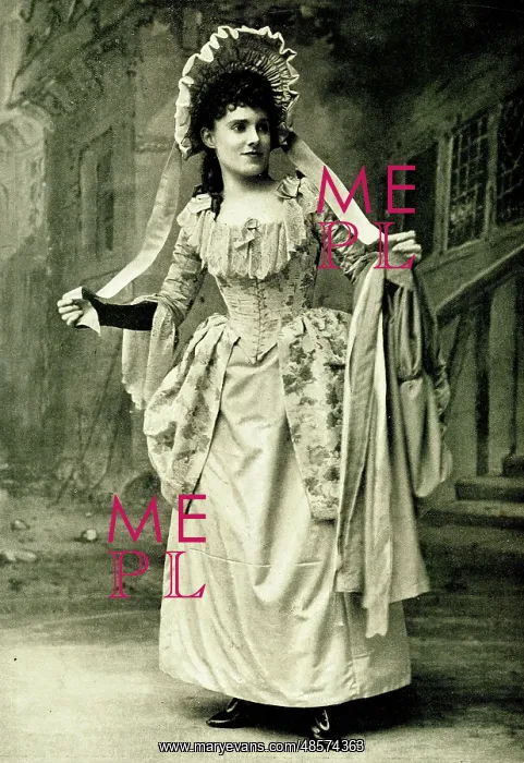  : Alice Esty in The Golden Web