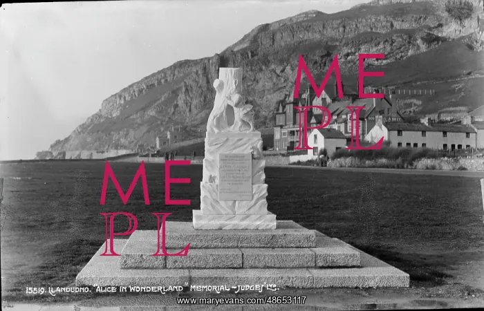 : Alice in Wonderland Memorial : Alice in Wonderland Memorial