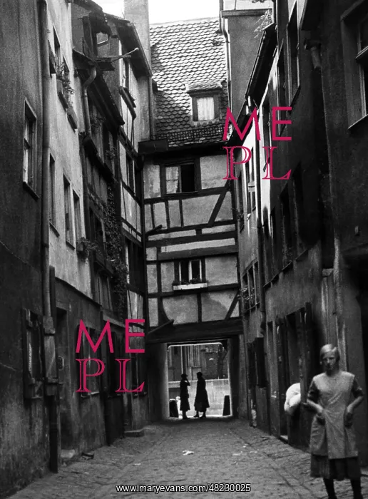 : Alleyway in Nuremberg : Alleyway in Nuremberg