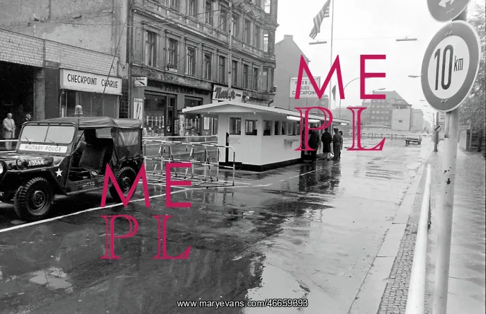 : Allied Checkpoint Charlie, West Berlin, Germany : Allied Checkpoint Charlie, West Berlin, Germany