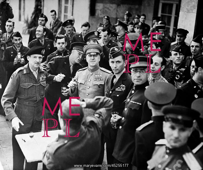 : Allied chiefs at General Eisenhower's Headquarters : Allied chiefs at General Eisenhower's Headquarters