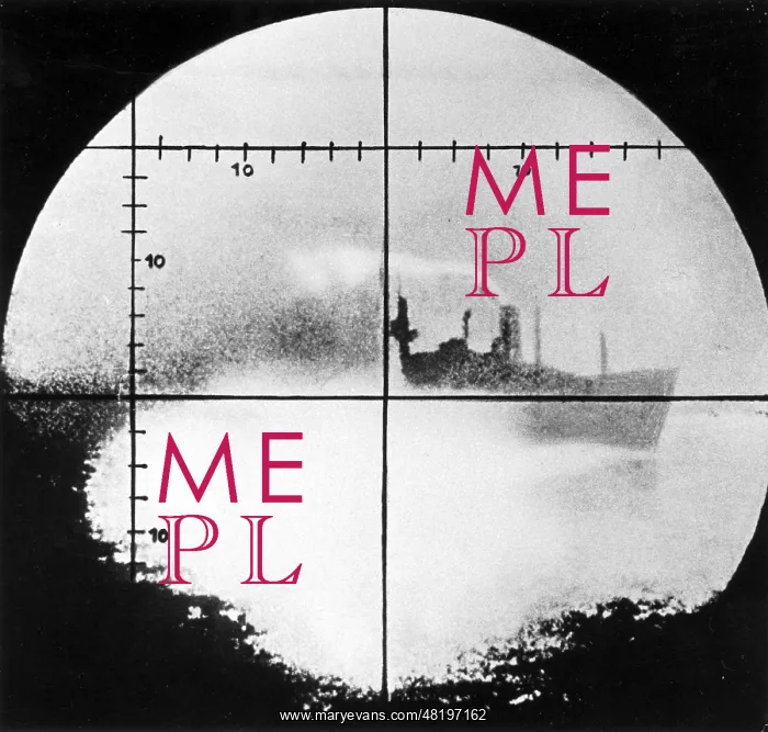 : Allied destroyers in the periscope of a German submarine dur : Allied destroyers in the periscope of a German submarine dur