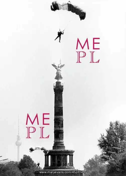 : Allied parachutists at the Siegessaule in Berlin : Allied parachutists at the Siegessaule in Berlin