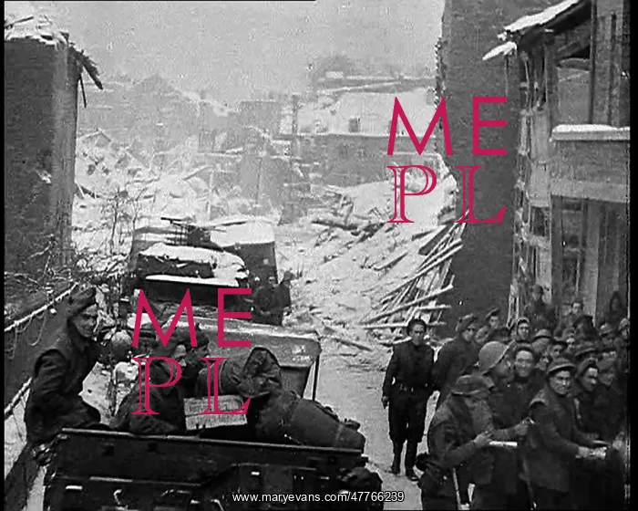 : Allied Soldiers Gathering and Huddling In the : Allied Soldiers Gathering and Huddling In the