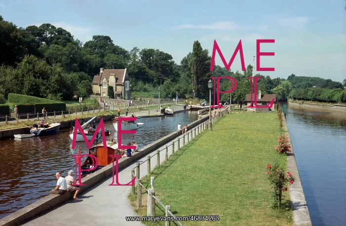 : Allington Lock, River Medway, Maidstone : Allington Lock, River Medway, Maidstone
