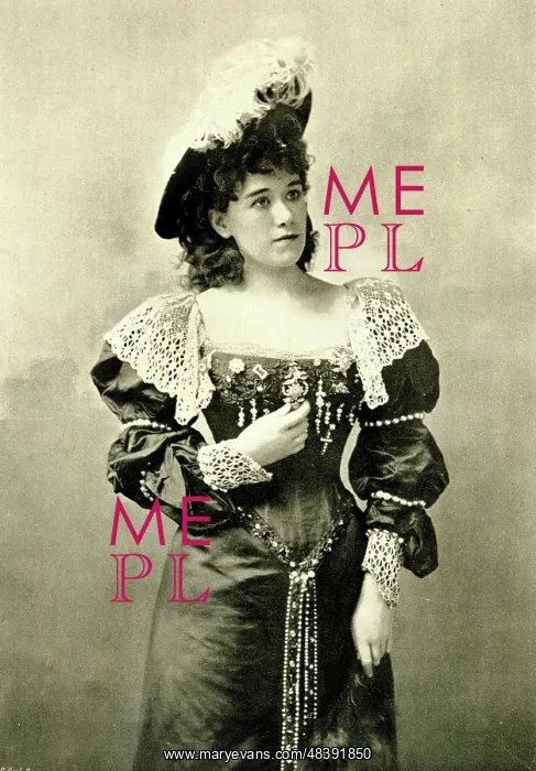  : Alma Steele as La Gloria in La Cigale