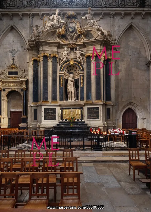 : Altar, Cathedrale Saint-Maurice, Angers, Maine-et-Loire, France : Altar, Cathedrale Saint-Maurice, Angers, Maine-et-Loire, France