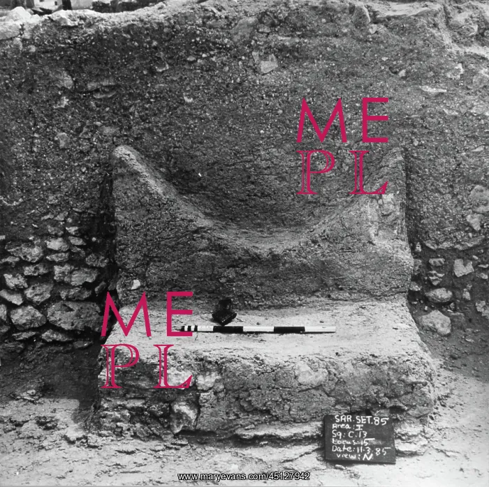: Altar, Temples of Dilmun, photograph, Bahrain : Altar, Temples of Dilmun, photograph, Bahrain