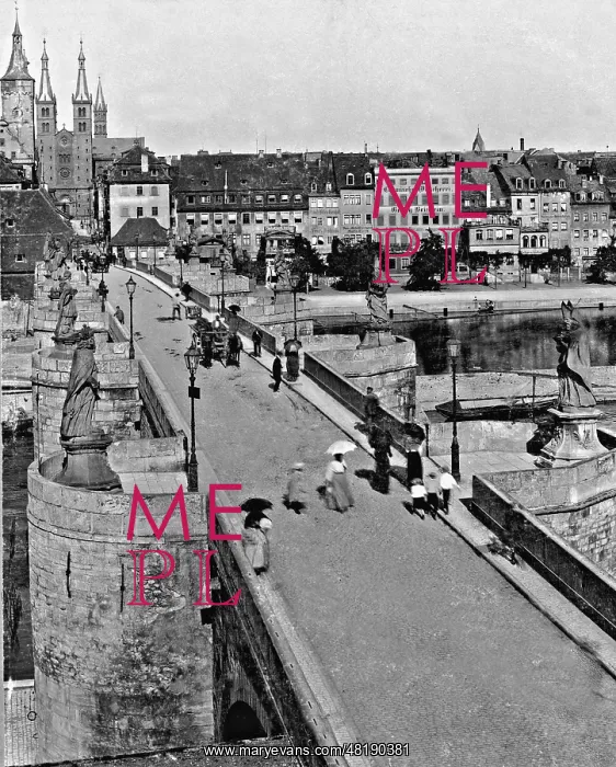 : The Alte Mainbruecke (old bridge over the river Main) in Wue : The Alte Mainbruecke (old bridge over the river Main) in Wue