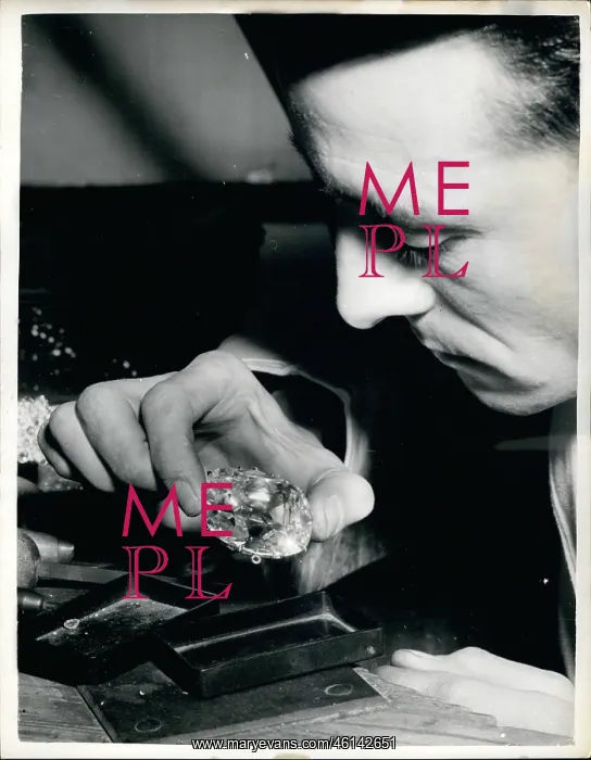 : Alterations to Imperial State Crown for Coronation : Alterations to Imperial State Crown for Coronation