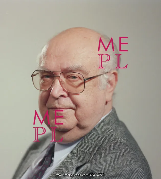 : US former ambassador to Soviet Union Anatoly Dobrynin, 1995 : US former ambassador to Soviet Union Anatoly Dobrynin, 1995