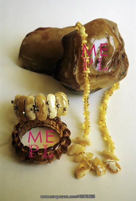 : Amber accessories, 1983 : Amber accessories, 1983