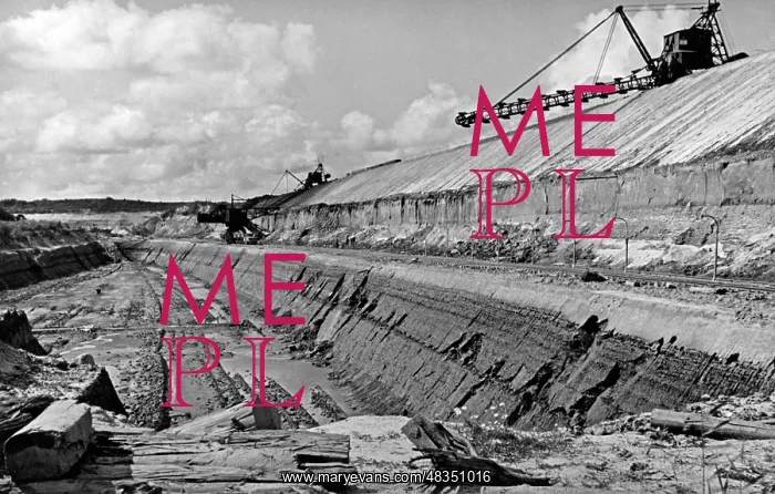 : Amber extraction in East Prussia, 1937 : Amber extraction in East Prussia, 1937