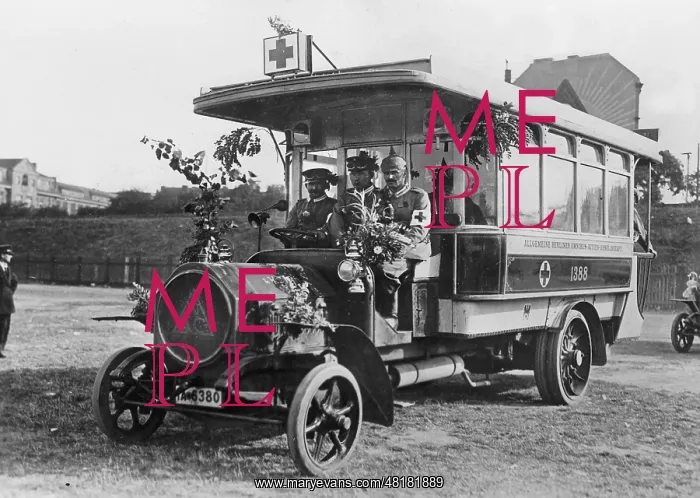 : Ambulance of the Red Cross, 1914 : Ambulance of the Red Cross, 1914