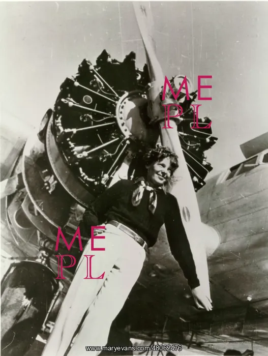 : Amelia Earhart (1897-1937) : Amelia Earhart (1897-1937)