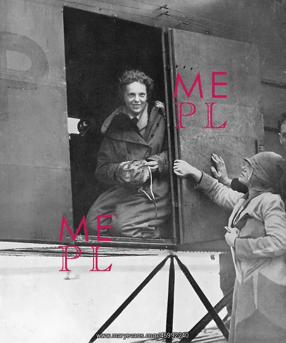 : Amelia Earhart : Amelia Earhart
