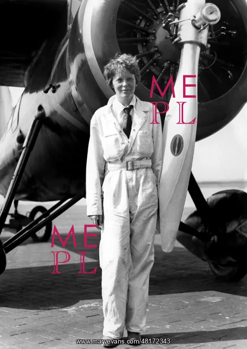 : Amelia Earhart : Amelia Earhart