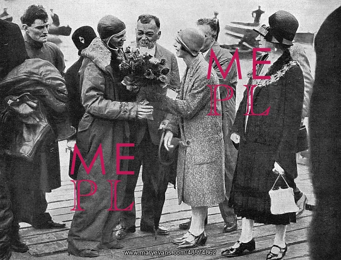 : Amelia Earhart Greeted at Southampton : Amelia Earhart Greeted at Southampton