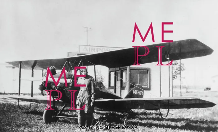 : Amelia Earhart and Kinner Airster, 1921 : Amelia Earhart and Kinner Airster, 1921