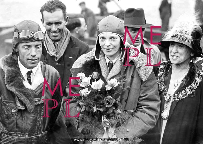 : Amelia Earhart and Wilmer Stultz, Southampton : Amelia Earhart and Wilmer Stultz, Southampton