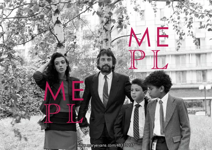 : American actor Robert De Niro and his children, 1987 : American actor Robert De Niro and his children, 1987