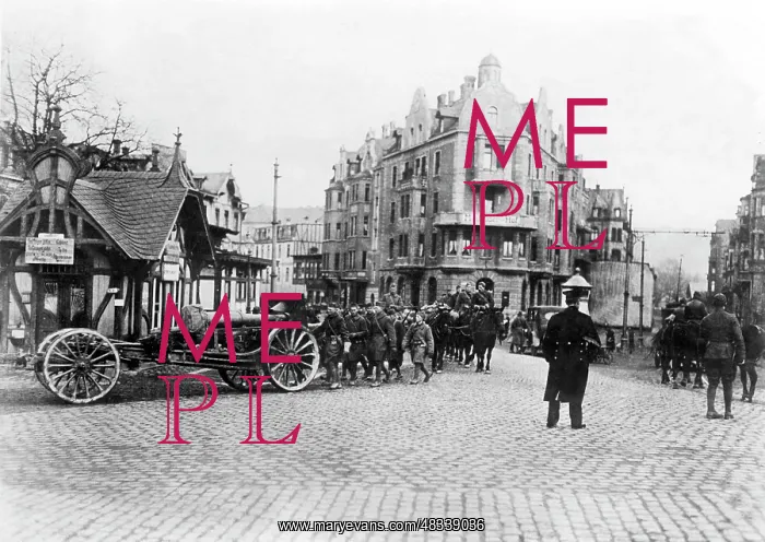 : American artillery in Koblenz, around the 1920s : American artillery in Koblenz, around the 1920s