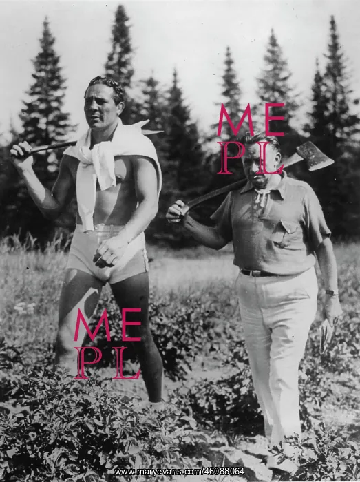 : The American boxer Max Baer with his : The American boxer Max Baer with his