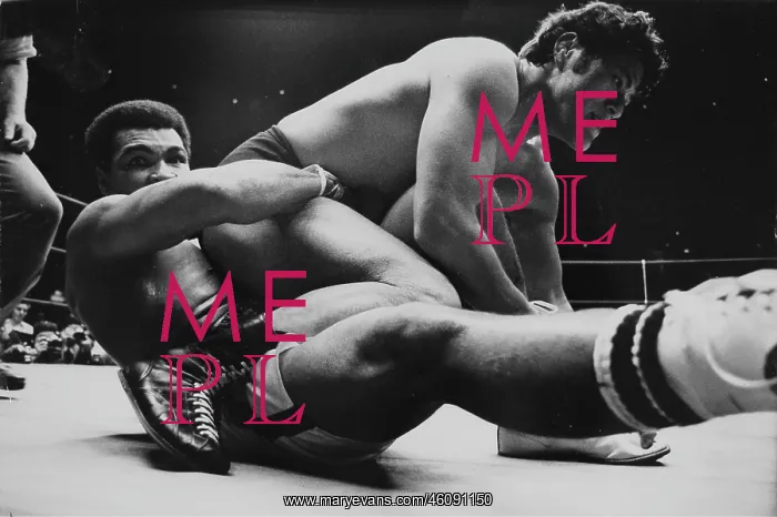 : The American boxer Muhammad Ali in the battle against : The American boxer Muhammad Ali in the battle against