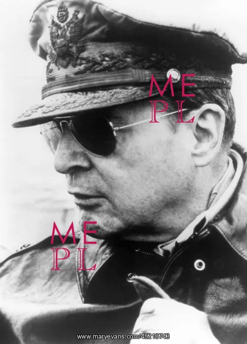 : AMERICAN CAESAR, Douglas MacArthur in the ? : AMERICAN CAESAR, Douglas MacArthur in the ?