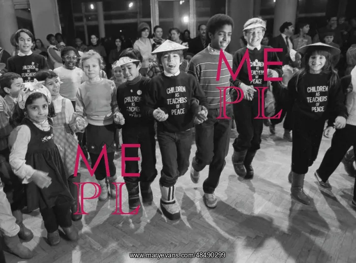 : American children visit USSR : American children visit USSR