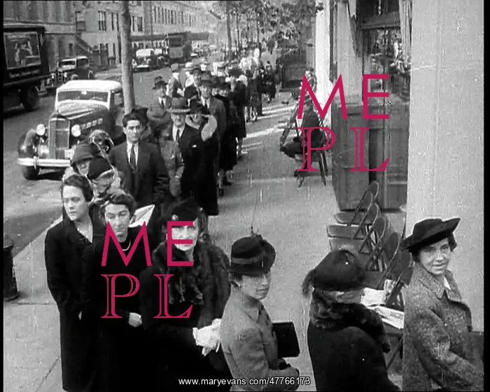 : American Civilians Queueing Up To Vote In the : American Civilians Queueing Up To Vote In the