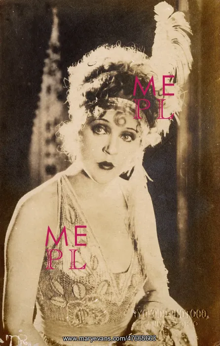 : American flapper pinup in costume : American flapper pinup in costume