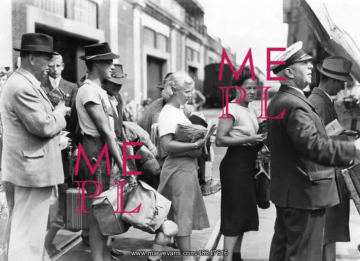 : American passengers in Southampton, 1939 : American passengers in Southampton, 1939