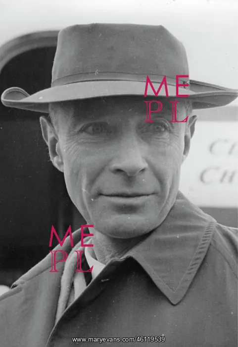 : American physicist Julius Robert Oppenheimer : American physicist Julius Robert Oppenheimer