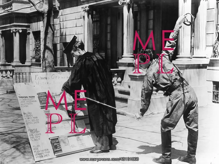 : American protesters, 1937 : American protesters, 1937