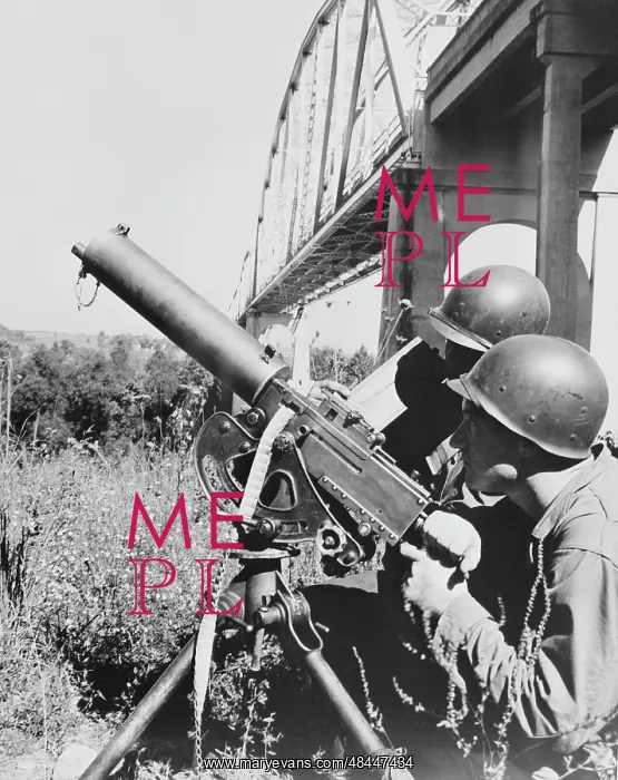 : American soldiers with their heavy machine : American soldiers with their heavy machine