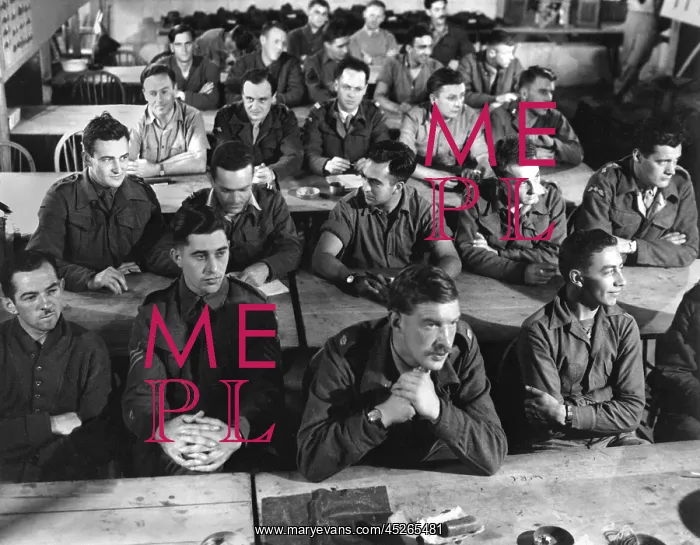 : American soldiers in an OSS demolition class at : American soldiers in an OSS demolition class at