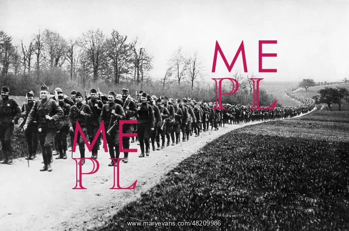 : American troops on the way to the front, 1917 : American troops on the way to the front, 1917