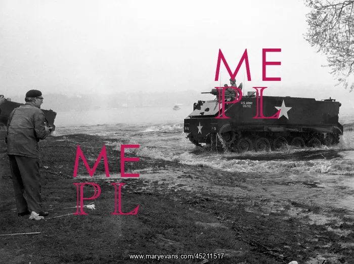 : Amphibious craft on mission at maneuver of the US Army in Be : Amphibious craft on mission at maneuver of the US Army in Be
