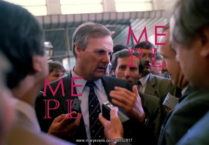 : Anatoly Sobchak gives interview during 28th Congress : Anatoly Sobchak gives interview during 28th Congress
