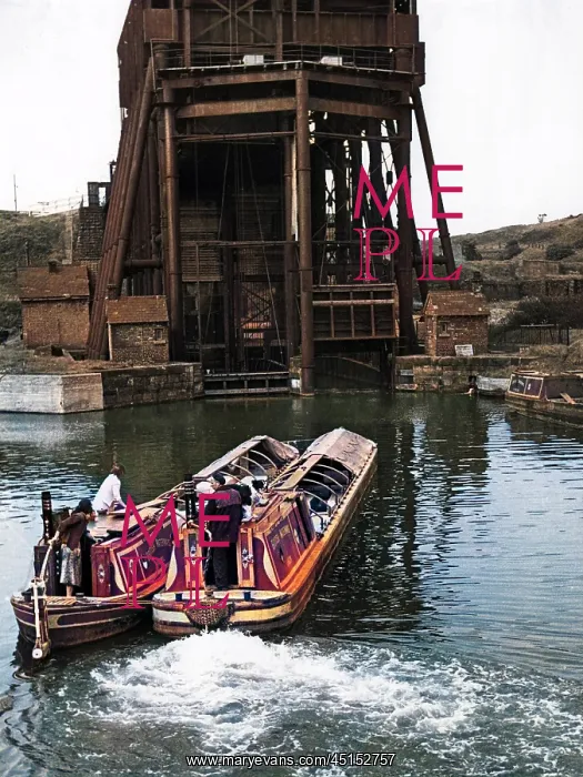 : ANDERTON BOAT LIFT : ANDERTON BOAT LIFT