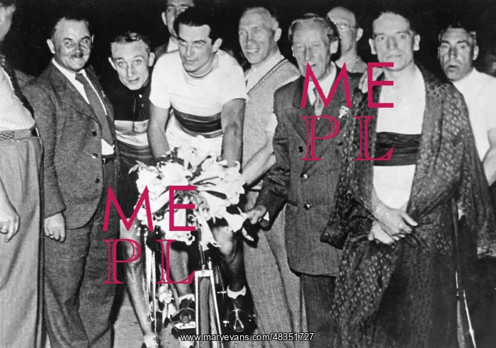 : Andre Raynaud, 1936 : Andre Raynaud, 1936