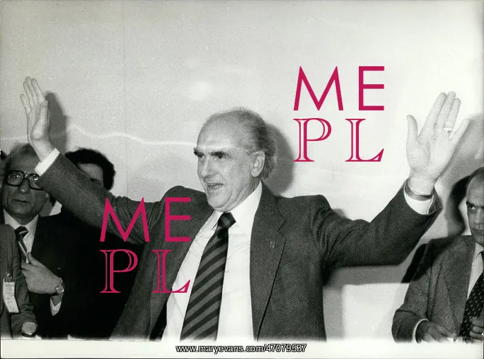 : Andreas Papandreou in Greek elections : Andreas Papandreou in Greek elections