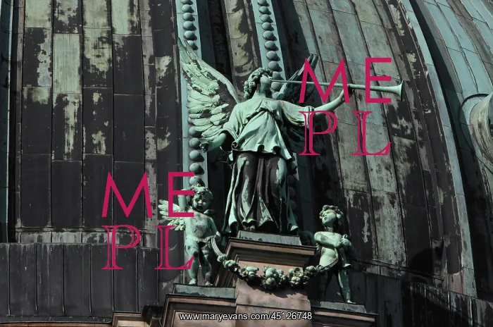 : Angel statue, Berliner Dom, Berlin, Germany : Angel statue, Berliner Dom, Berlin, Germany