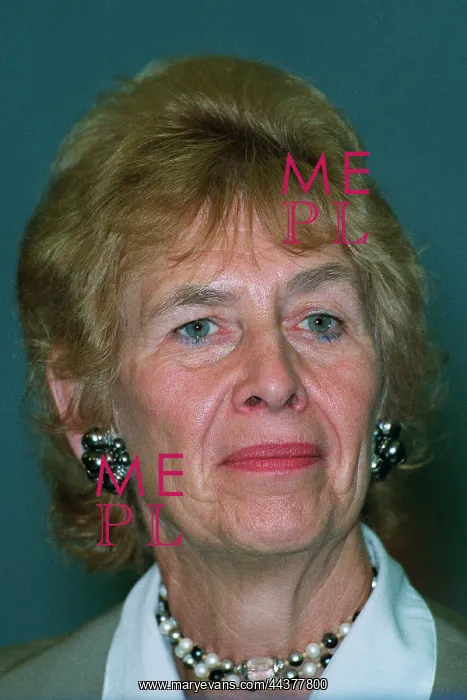  : Angela Rumbold MP