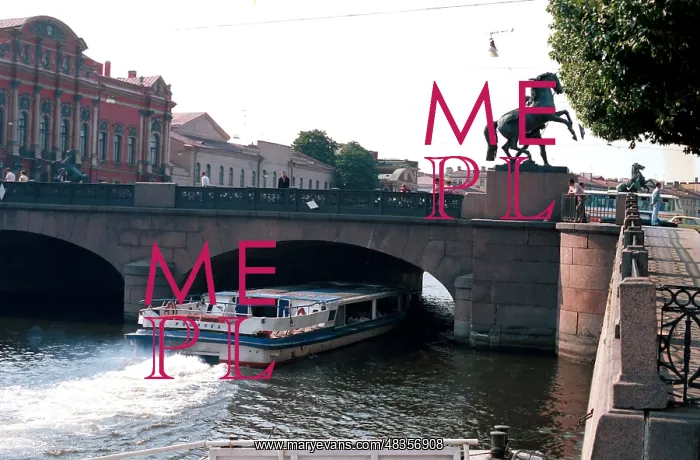 : Anichkov Bridge in Leningrad, 1990Anichkov Bridge : Anichkov Bridge in Leningrad, 1990Anichkov Bridge