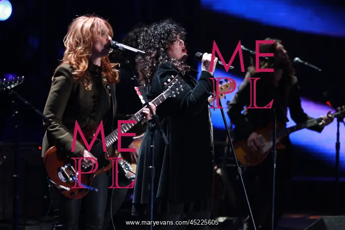 : Ann and Nancy Wilson of Heart perform for ? : Ann and Nancy Wilson of Heart perform for ?